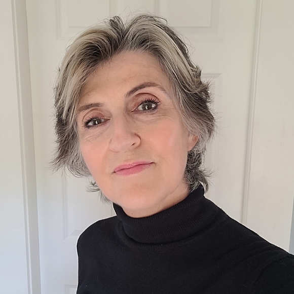 Meet your Posh Ambassador, Kathryn - Picture 1 of 2